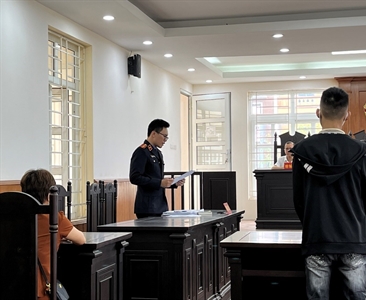 Viện KSND quận Hoàng Mai phối hợp Tòa án nhân dân quận Hoàng Mai thực hiện...